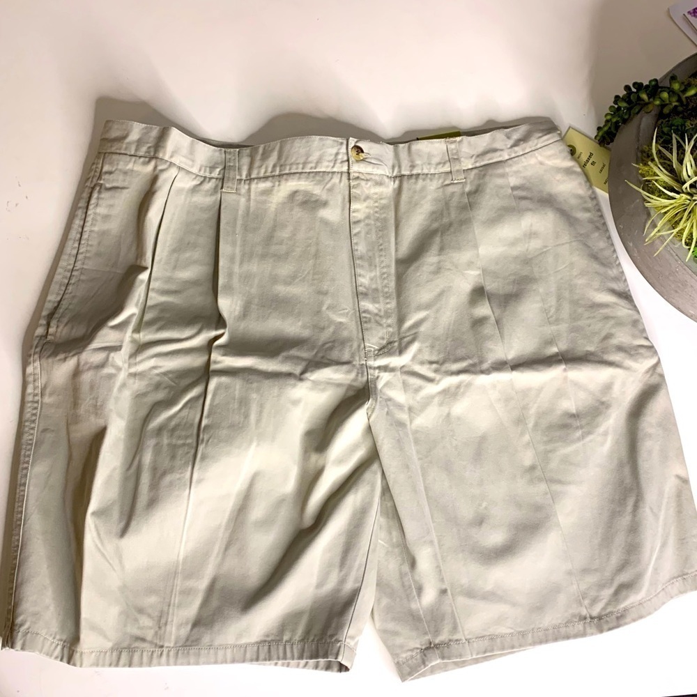 NWT Relaxed fit Red bank clothing co cotton khaki men’s casual shorts 42